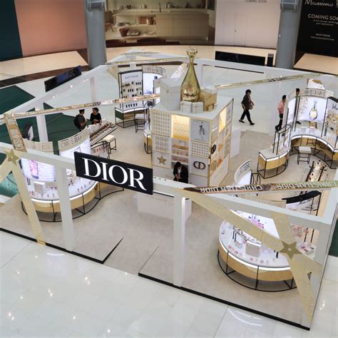 christian dior pop up shop|christian dior outlets.